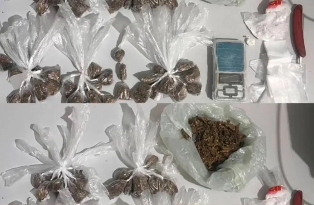 Homem é preso em flagrante por tráfico de drogas durante patrulhamento em Paramirim