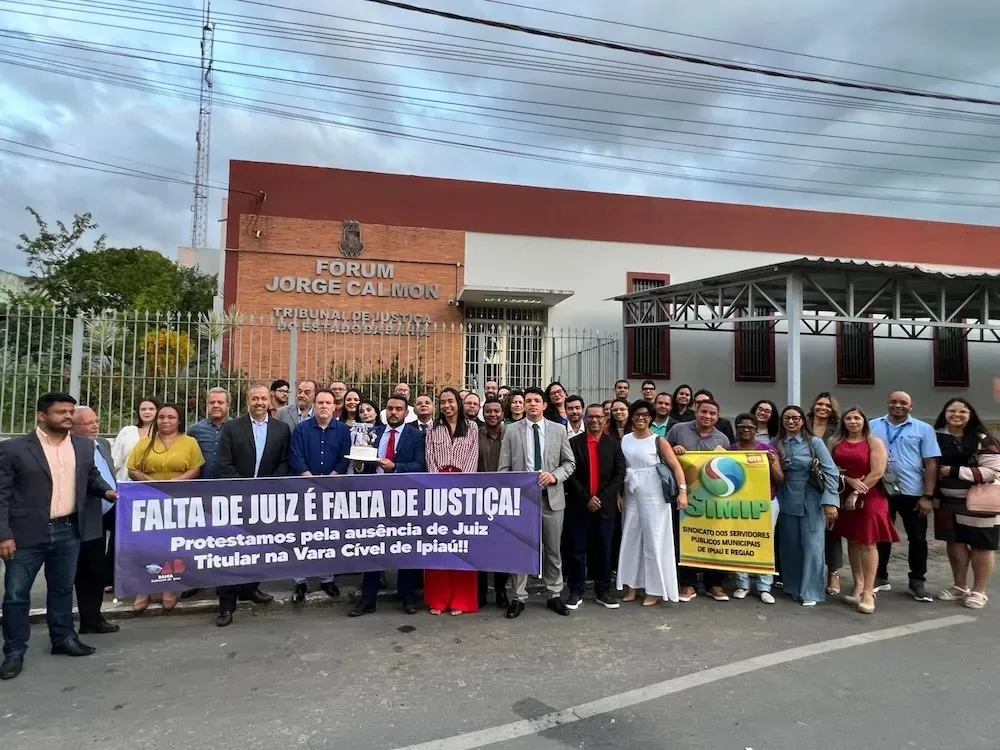 Advogados protestam por falta de juiz titular em Ipiaú