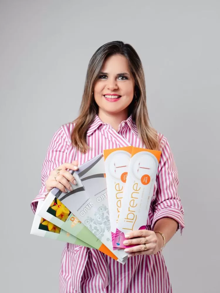 Enfermeira Tássia Zinn Oferece Atendimento Especializado em Saúde da Mulher em Livramento de Nossa Senhora