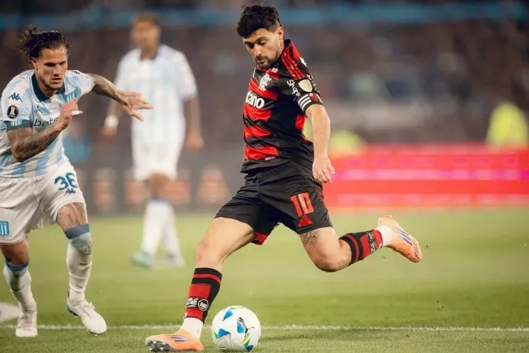 Flamengo empata com o Racing e garante vaga na final da Libertadores