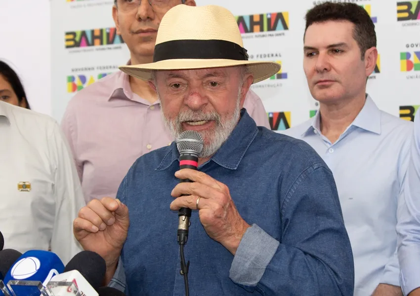 Lula supera outros pré-candidatos, mas empata com Bolsonaro em 1º turno