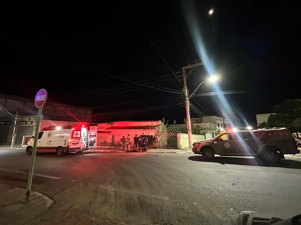 Motociclista cai após fuga e manobra perigosa no centro de Livramento de Nossa Senhora