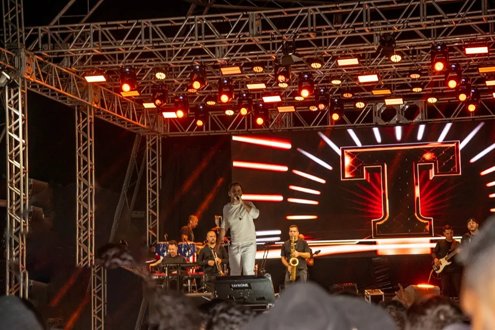 Tayrone e Mastruz com Leite levam segundo maior público ao Forró da Rua do Areião