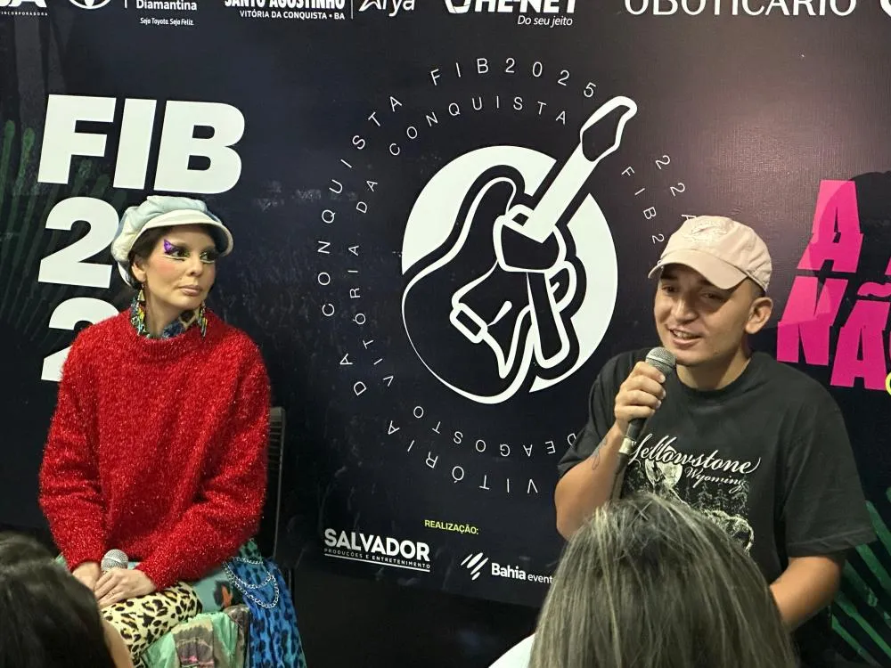 João Gomes defende Mãeana após críticas por cantar suas músicas