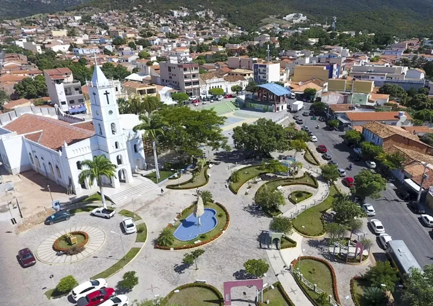 Macaúbas: MP faz recomendação ao prefeito após casos de nepotismo