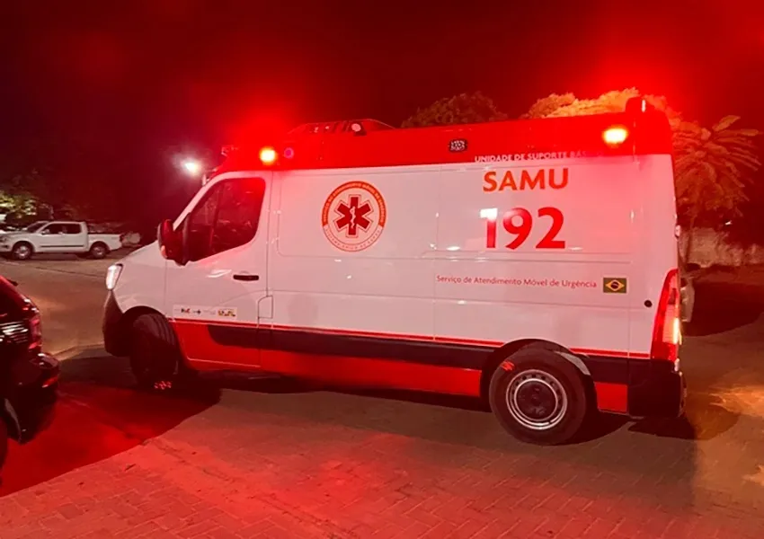 Mulher grávida tem crise após prisão de companheiro por violência doméstica e causa tumulto em delegacia