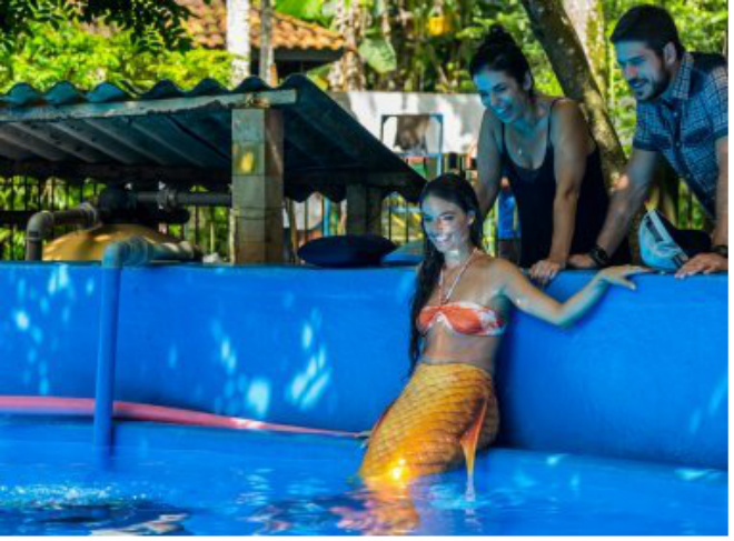 Para nova novela da Globo, Isis Valverde grava cenas de sereia com cauda de 23 Kg