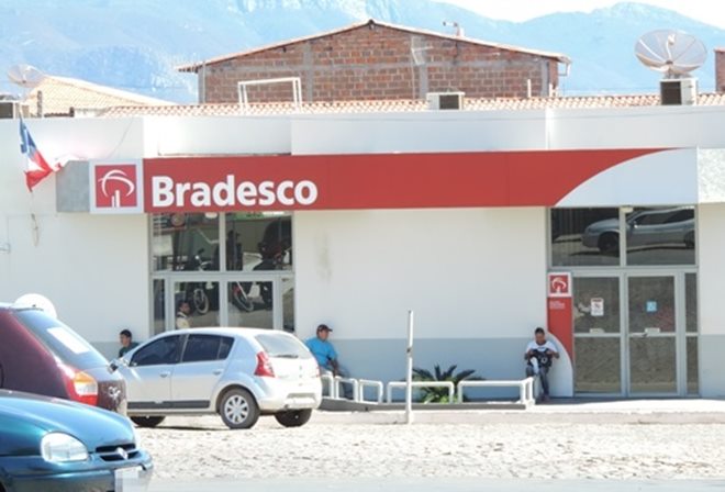 Agências bancárias abrem até a próxima quinta