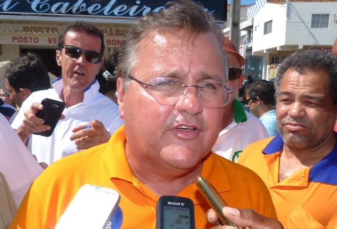 Geddel pede demissão após crise gerada com denúncia de ex-ministro