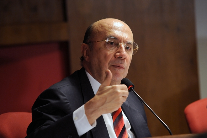 Governo avalia pacote de aumento de impostos para fechar contas
