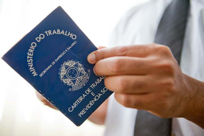 Reforma quer aposentadoria aos 65, mas quem vai te empregar com essa idade?