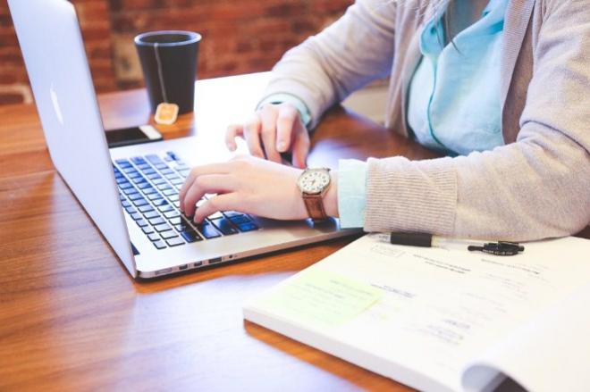 É melhor abrir uma loja física ou online? 
