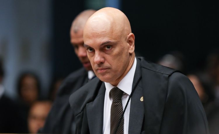 Moraes nega liberdade a Lula e arquiva pedido da defesa para enviar caso à Segunda Turma do STF