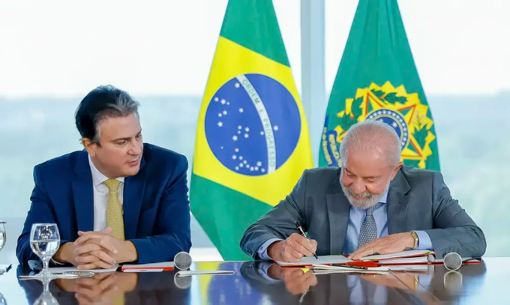 Cursos de medicina, direito e psicologia só poderão ser oferecidos presencialmente, diz decreto