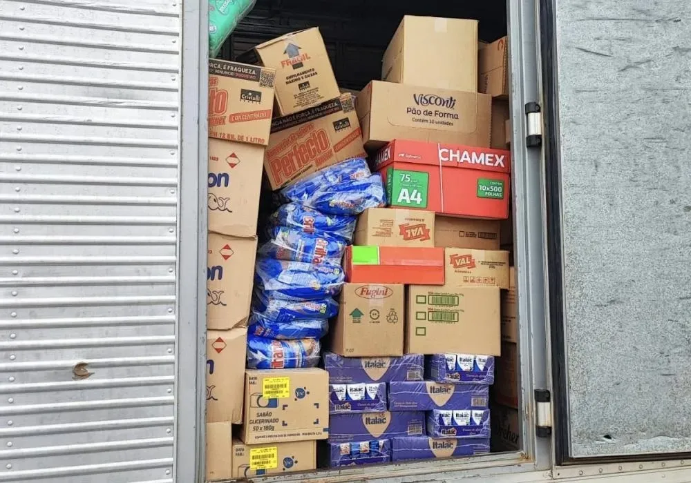 CIPRv apreende mercadorias sem nota fiscal na BA-026 em Sussuarana