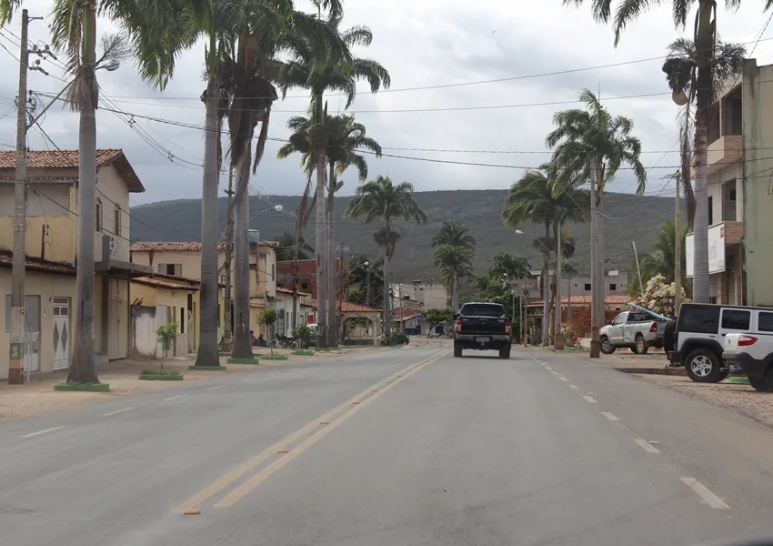 Polícia investiga corpo encontrado em lixão de Ituaçu, na Chapada Diamantina