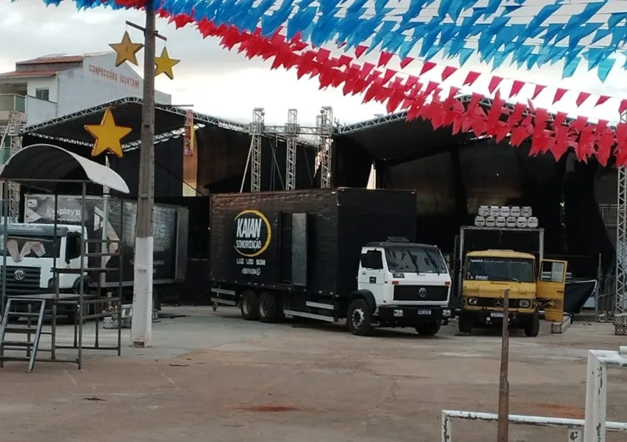 Megaestrutura com dois palcos promete agitar o São Pedro de Iguatemi em Livramento de Nossa Senhora