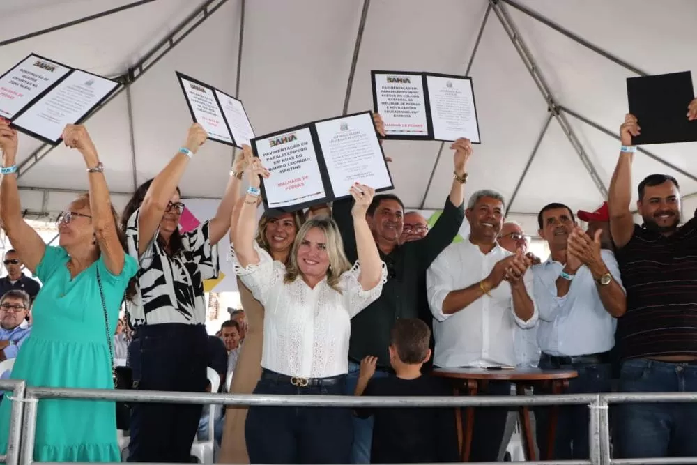 Ivana, Jerônimo e Beto de Preto Neto entregam grandes investimentos para Malhada de Pedras 