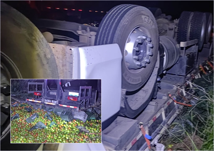 Caminhão carregado de tomates capota na BA-142 entre Barra da Estiva e Ituaçu