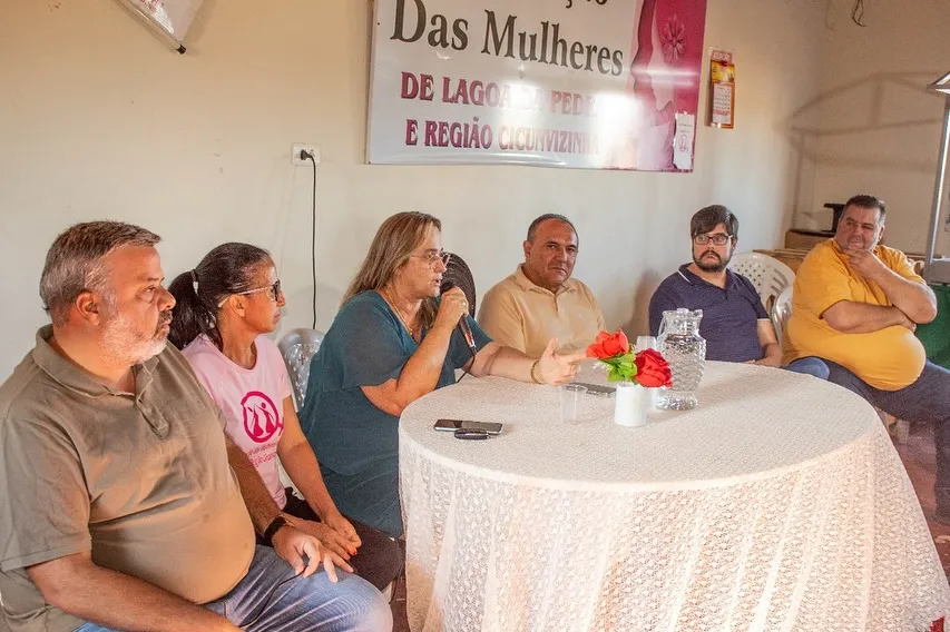 Prefeita Joanina Sampaio se reúne com Associação das Mulheres de Lagoa da Pedra e reforça compromisso com a comunidade