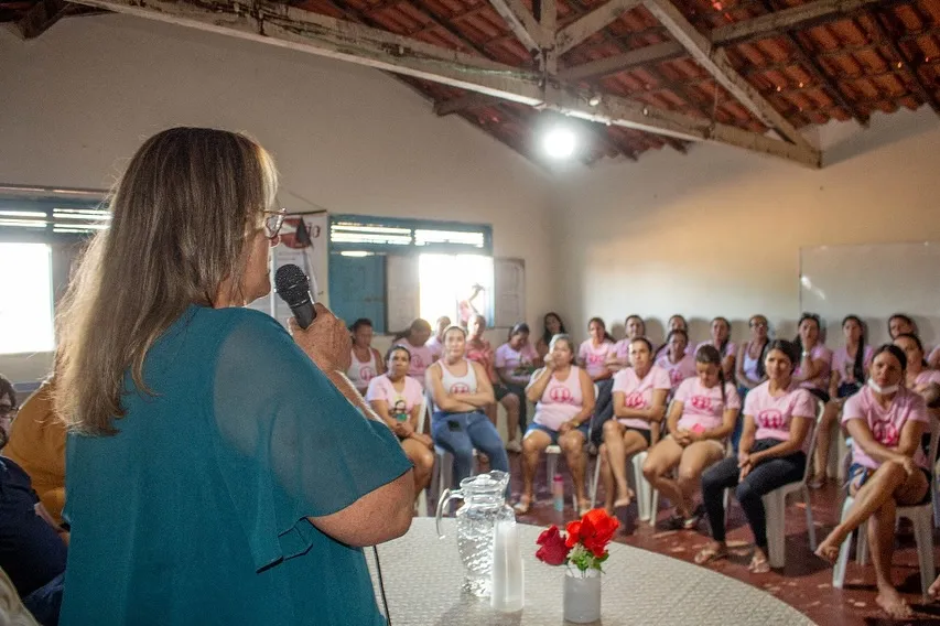 Prefeita Joanina Sampaio se reúne com Associação das Mulheres de Lagoa da Pedra e reforça compromisso com a comunidade