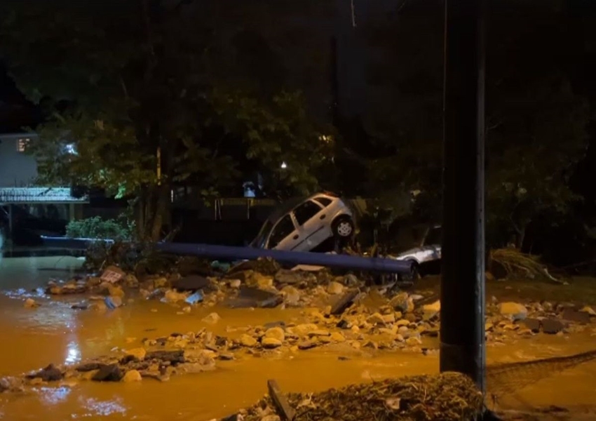Chuva já matou 34 pessoas em Petrópolis, no Rio de Janeiro
