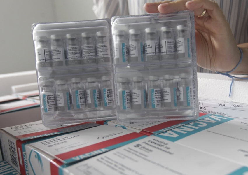 Saúde distribui mais de 7,6 milhões de doses da vacina Oxford/AstraZeneca