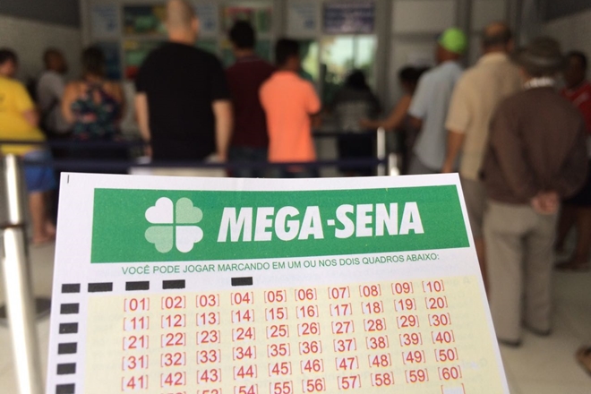 Acumulada, Mega-Sena paga R$ 4,5 milhões hoje