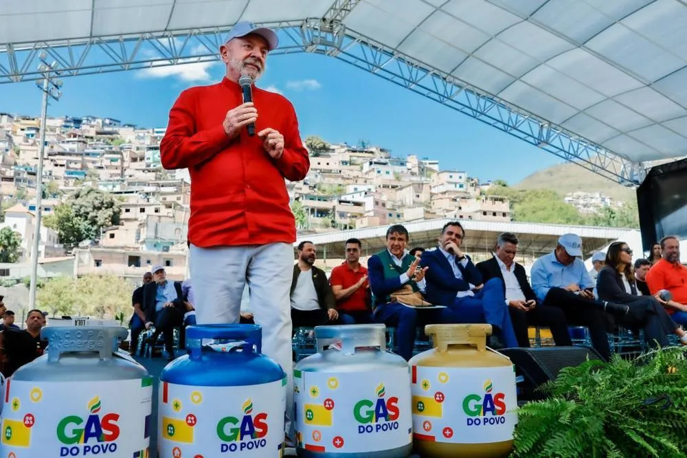 Lula lança programa 'Gás do Povo' e garante botijão gratuito para famílias de baixa renda