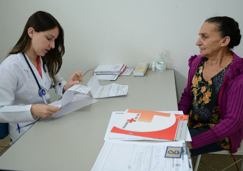 Mais Médicos seleciona profissionais para 77 municípios baianos: Dom Basílio e Livramento estão na lista