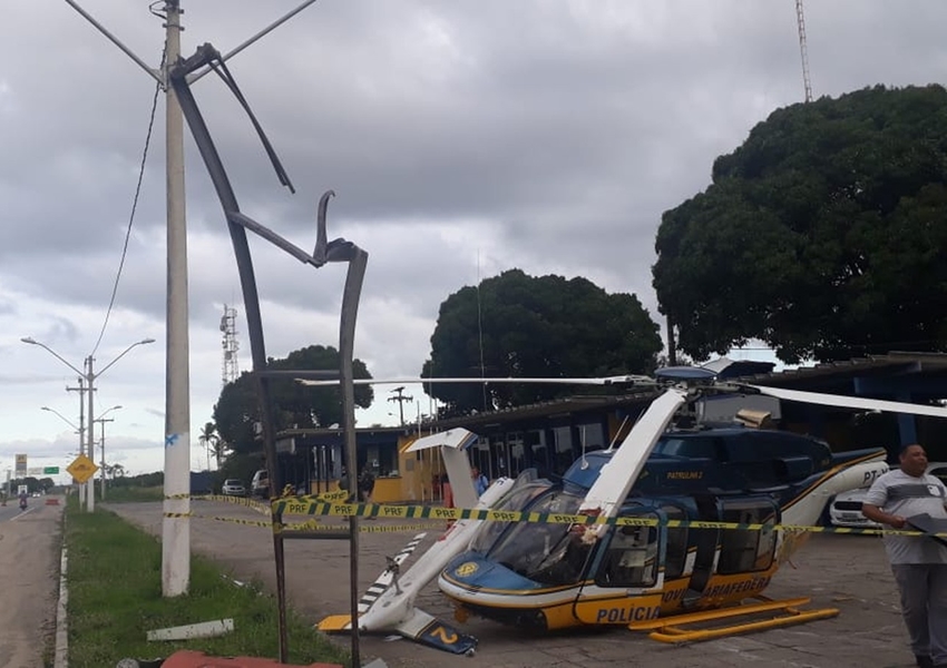 Eunápolis: Helicóptero da PRF cai ao tentar fazer pouso e piloto fica ferido