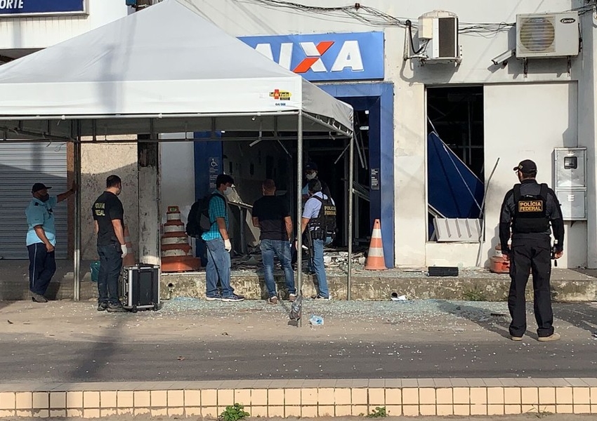 Agência bancária é explodida por homens armados em Amélia Rodrigues