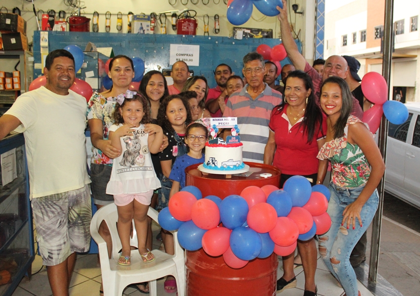 Loja Bahia Minas Peças comemorou 35 anos nesta quarta feira em grande estilo