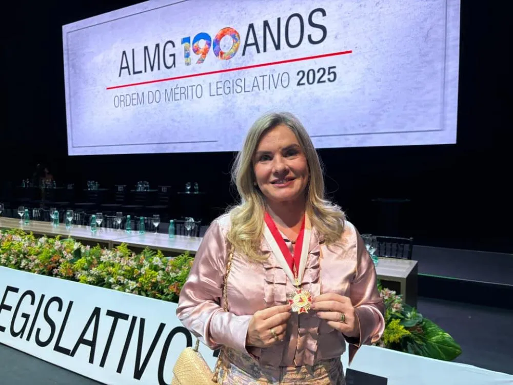 Ivana Bastos recebe maior honraria da Assembleia de Minas em cerimônia histórica