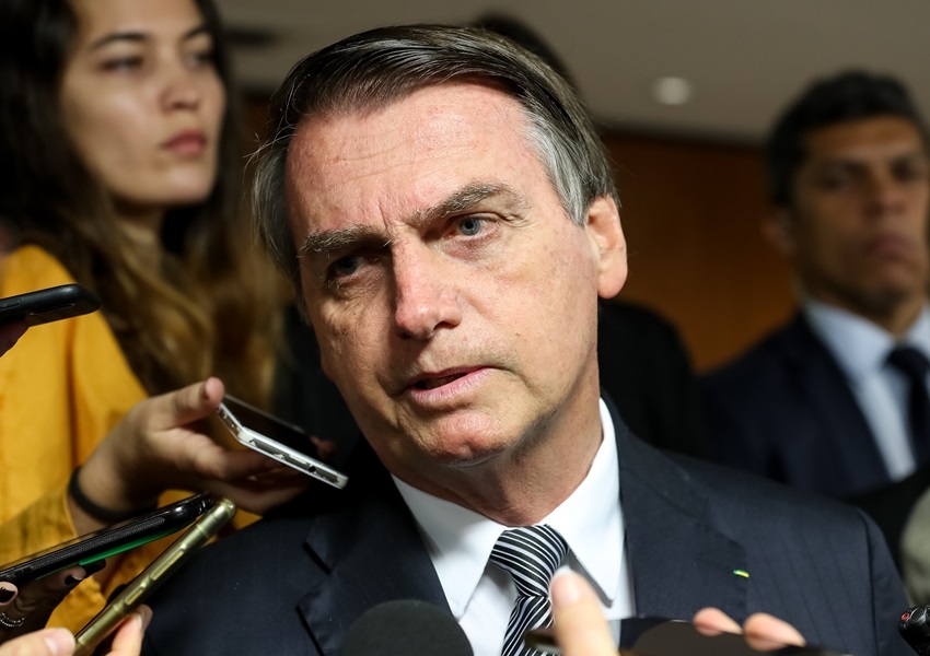 Bolsonaro assina MP para manter servidores na DPU; Bahia poderia perder 3 postos
