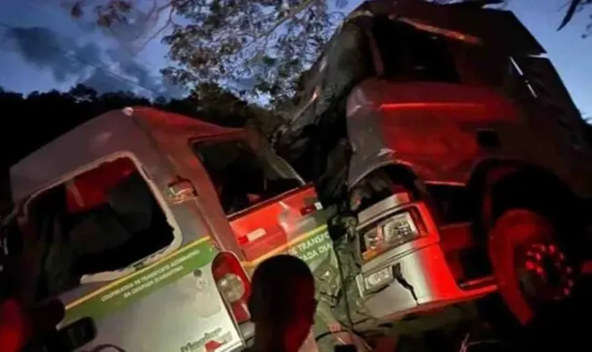 Trágico acidente na BR-242 deixa dez mortos em Ruy Barbosa