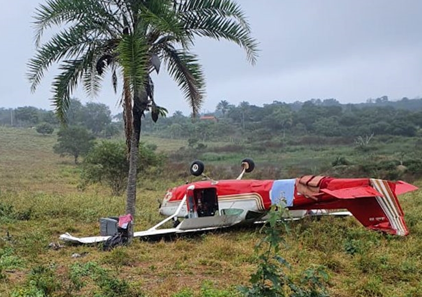 Após hélice quebrar, avião tomba na zona rural de Ruy Barbosa