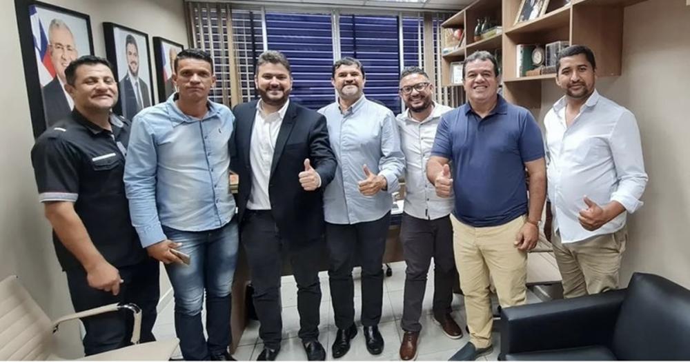Deputados Marquinho Viana e Diego Coronel recebem grupo político de Iramaia 