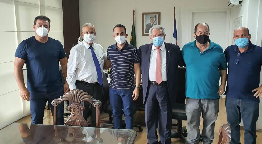Em busca de recursos, deputado Marquinho Viana acompanhou prefeito de Ituaçu durante audiências em Salvador