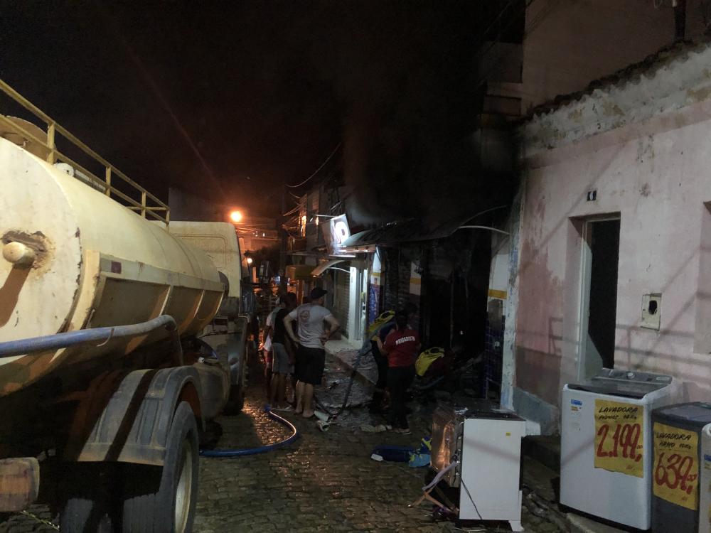 Livramento: incêndio destrói parcialmente loja da rede Eletrozema 