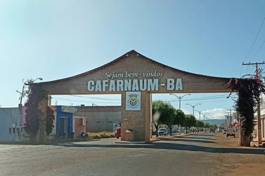 Homem é encontrado morto com marcas de tiros em bar na zona rural de Cafarnaum