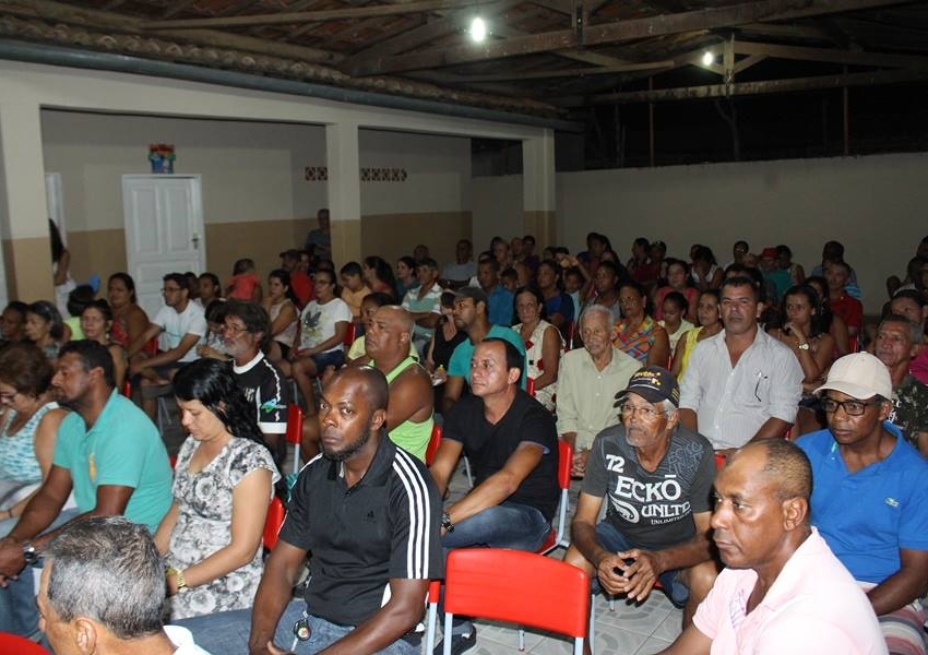 Prefeito de Livramento participou de reunião com moradores dos Bairros Estocada e Barriguda