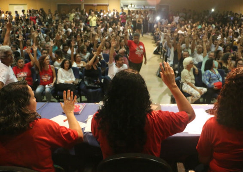 Uneb: professores decretam greve por tempo indeterminado