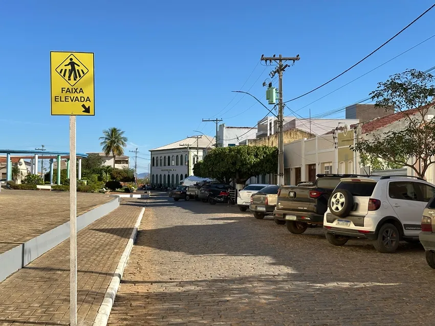 Faixa elevada de pedestres será implantada ao lado da Catedral de Livramento