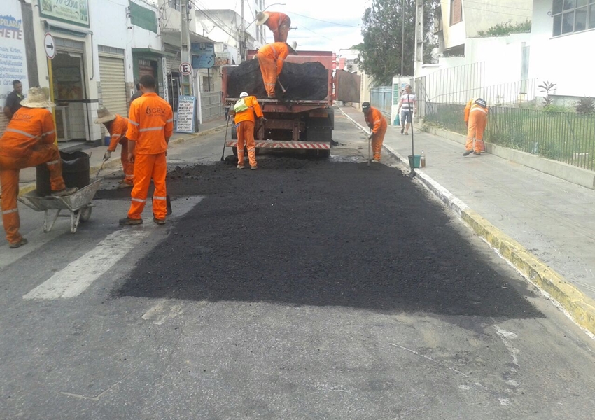 Deputado Luciano Ribeiro consegue asfaltamento para Brumado