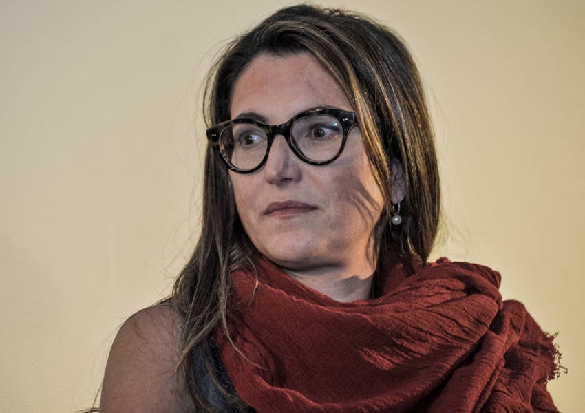 Repórter atacada por Bolsonaro: No Brasil, ser mulher nos transforma em alvos