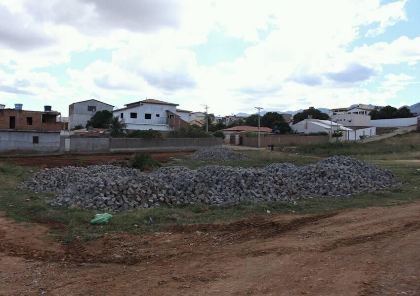 Prefeitura de Livramento incia obras de pavimentação na rua Zé Puca