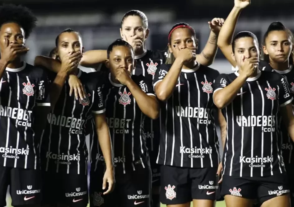 Protestos marcam rodada do Campeonato Brasileiro Feminino contra recontratação de técnico acusado de assédio