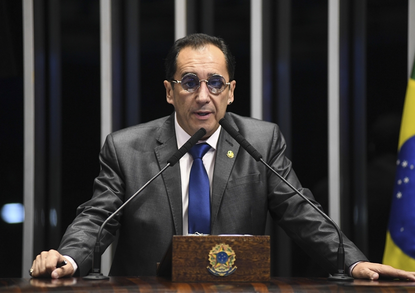Senador Jorge Kajuru tem alta médica e já está em Brasília