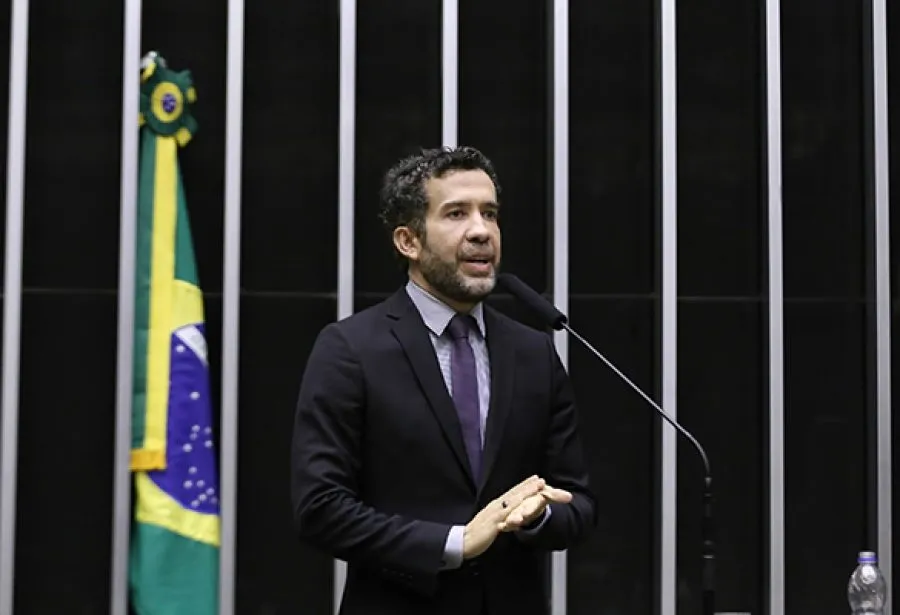 André Janones tem mandato suspenso após confronto com Nikolas Ferreira